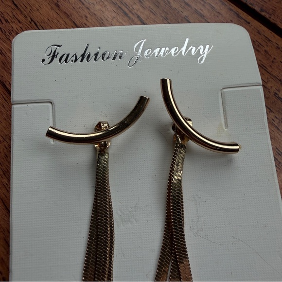 Elegant Gold Dangle Earrings - Picture 2 of 3